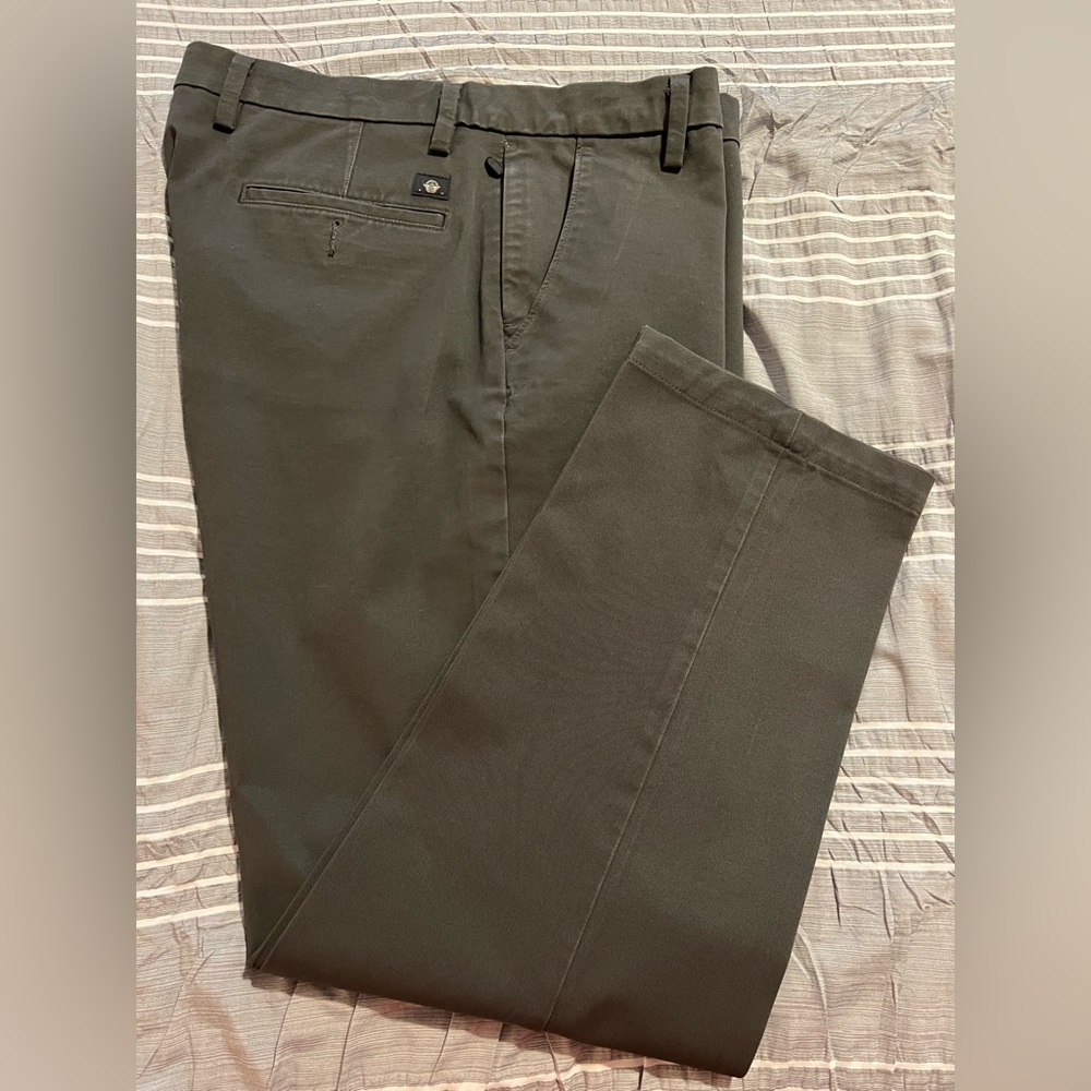 Dockers Workday gray khakis NWOT 35x30